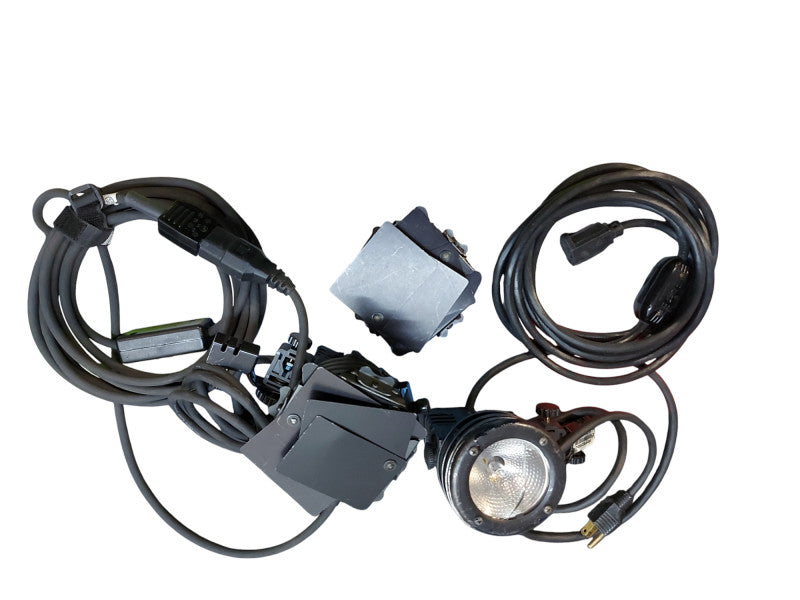 Lowel Lights - 2 Lowel pro lights with 4 umbrellas and 3 stands with case
