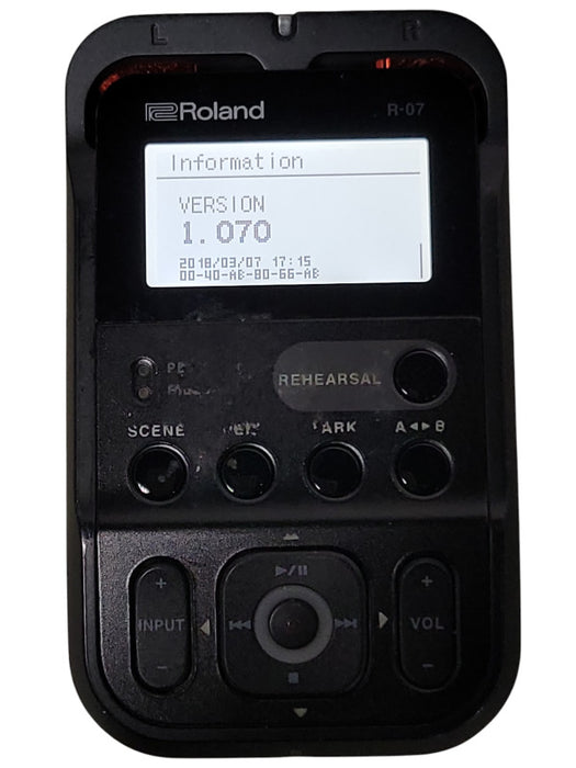 Roland R-07 High Resolution Digital Audio Recorder, No Sd Card, READ _