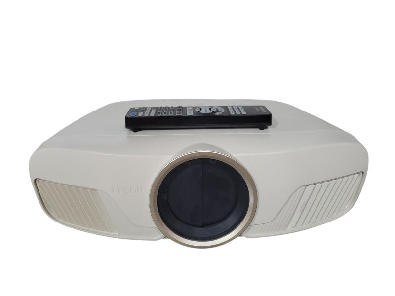 Epson Home Cinema 4010 4K PRO-UHD Projector w/ Remote Lamp Hours: 3194 READ !