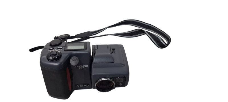 Nikon COOLPIX 995 Black 3.2MP Digital Camera
