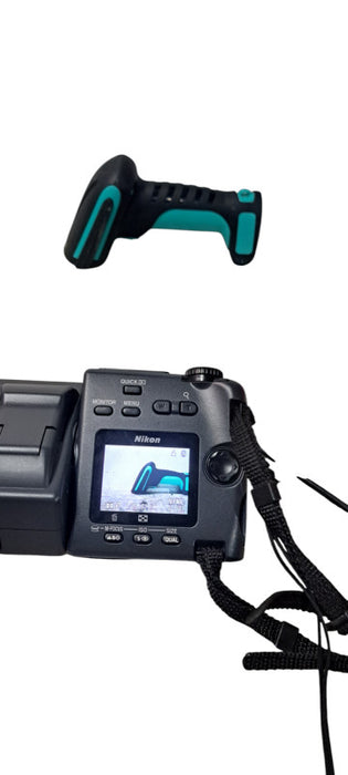 Nikon COOLPIX 995 Black 3.2MP Digital Camera