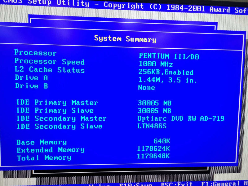 IBM xSeries 200 [847940X] - Intel Pentium III/D0 1000Mhz 1152MB RAM NO HDD %