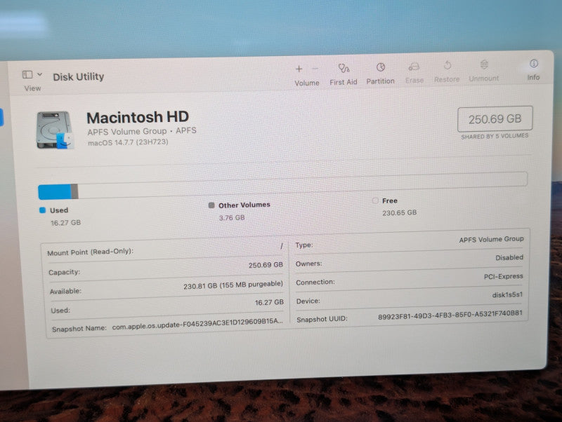Apple MacBook Air Retina 13 inch 2019 Intel i5-8210Y 8GB RAM 250GB Storage  -