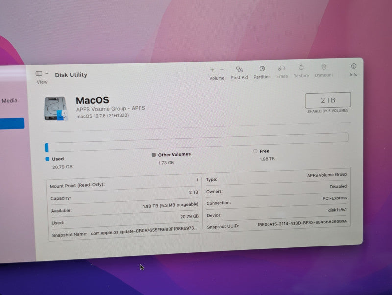 Apple MacBook PRO 15 inch 2016 Intel i7-6920HQ 16GB RAM 2TB Storage  -