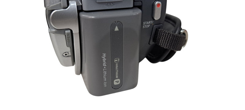 Sony HandyCam DCR-DVD505 Mini DVD Camcorder W/ Charger