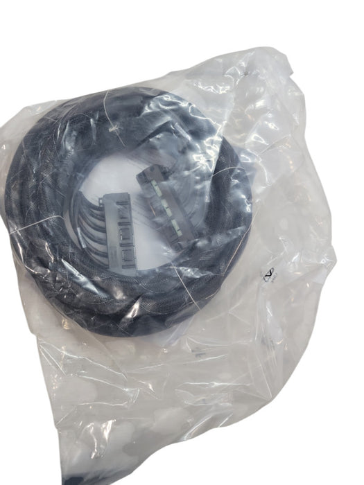 APC Data Distribution Cable, CAT6 UTP CMR 6XRJ-45 Black (6.4M) DDCC6-021 %
