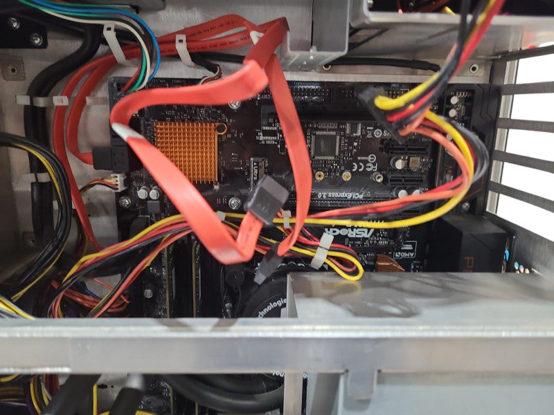 CUSTOM PC - Core i7-6700K @ 4.0GHz, 16GB DDR4, NO HDD/GPU