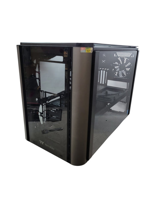 Thermaltake Level 20 XT E-ATX cube chassis %