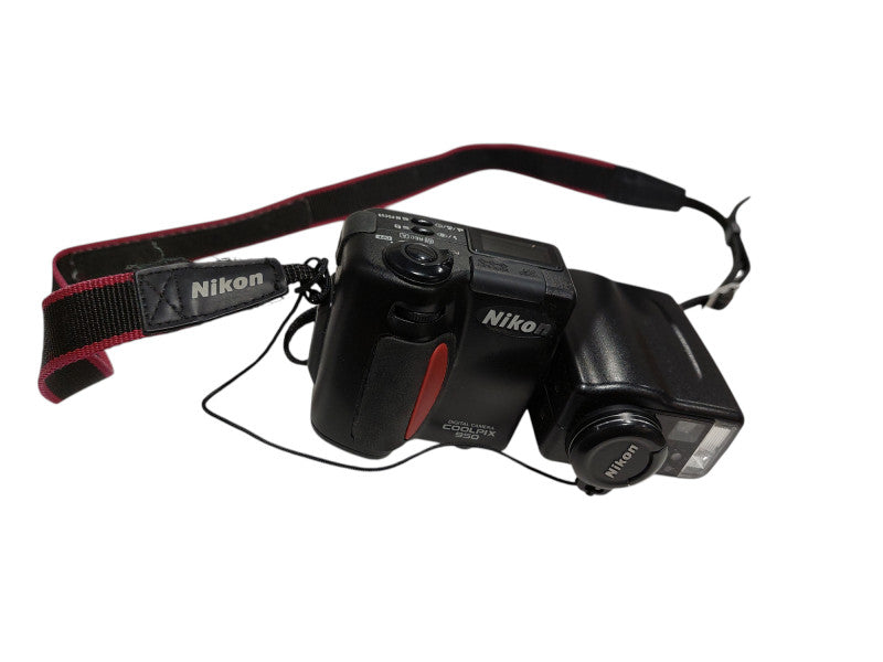 Nikon CoolPix E950 2.0mp lcd Digital Camera 3xOpitcal Zoom =