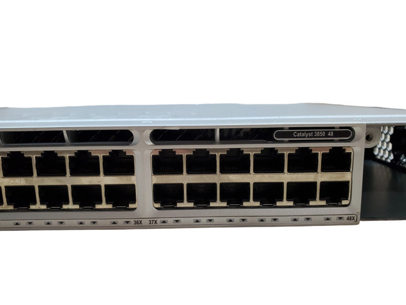 Cisco WS-C3850-48T-S V07 48 port switch, No Module w/ 2x 350W PSU