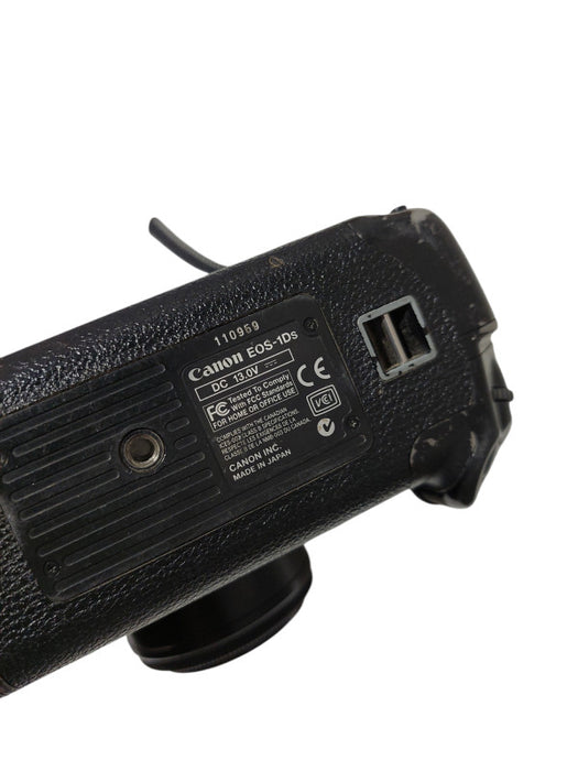 Canon EOS-1 Ds Digital Camera 50mm Lens  =