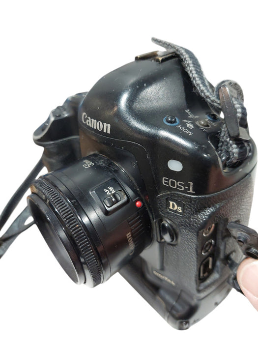 Canon EOS-1 Ds Digital Camera 50mm Lens  =