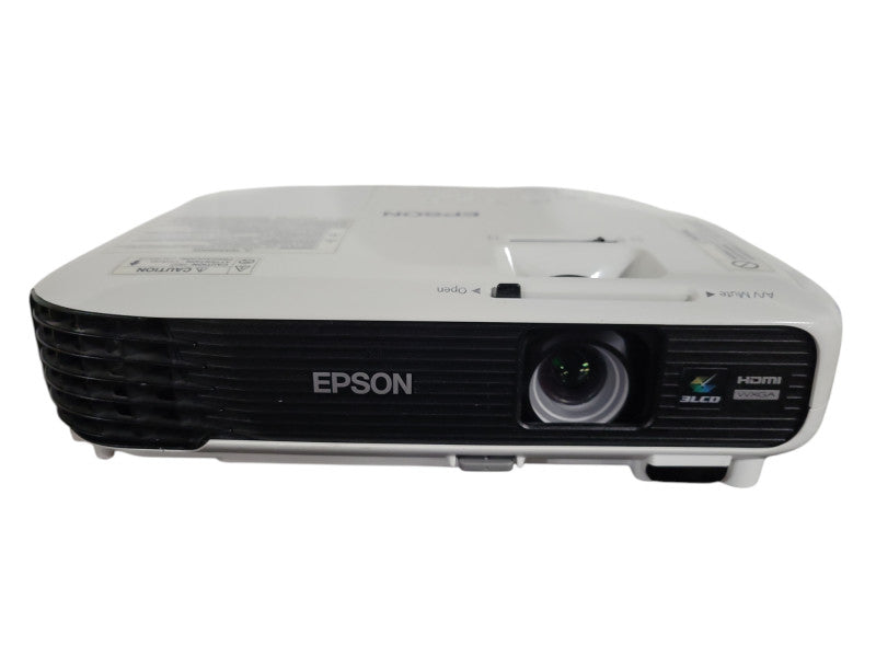 3LCD Projector  3000 Lumens Full HD WXGA HDMI Lamp Hours: 1517 !