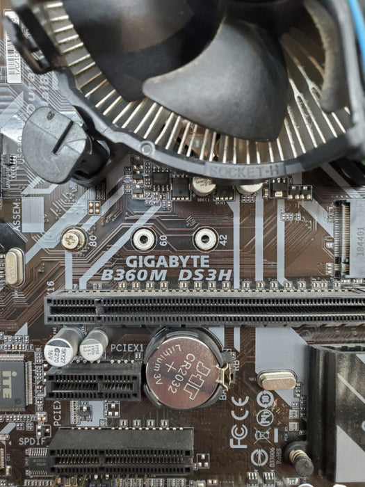 Gigabyte B360M DS3H Motherboard Core i5-8400 16GB DDR4 + I/O Shield