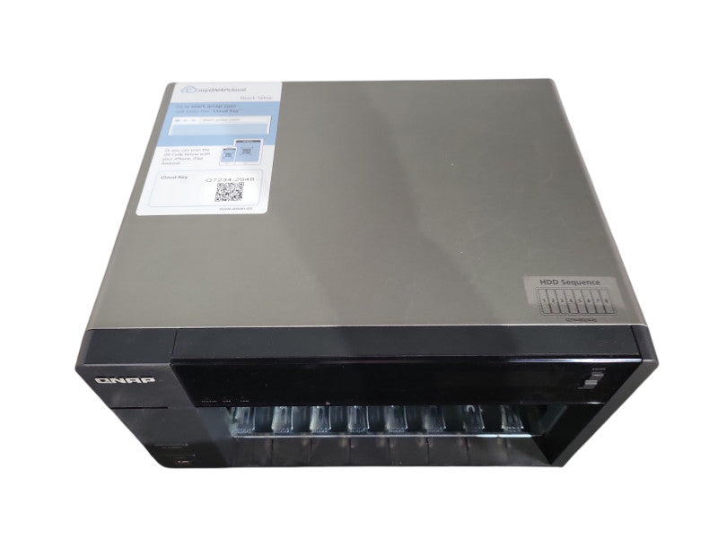 QNAP TS-853 Pro 8 BAY NO HDD/CADDIES READ !