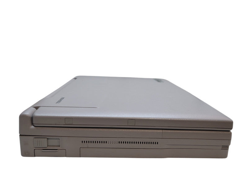 Vintage Toshiba Satellite Pro 490CDT Pentium 96MB RAM 4GB HDD Win 98 β