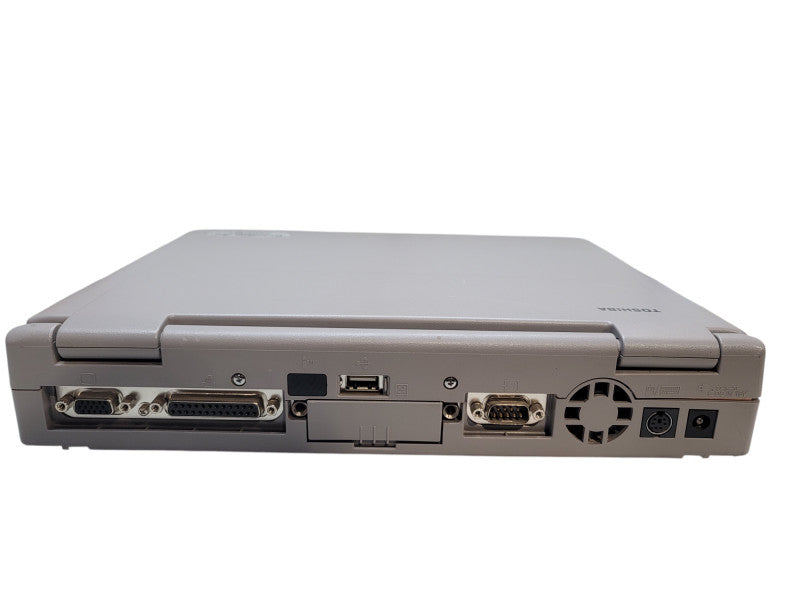 Vintage Toshiba Satellite Pro 490CDT Pentium 96MB RAM 4GB HDD Win 98 β
