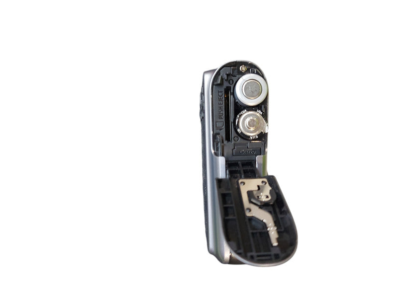 Canon PowerShot A490 Digital Camera 10. MP 3.3x Optical Zoom Compact Silver