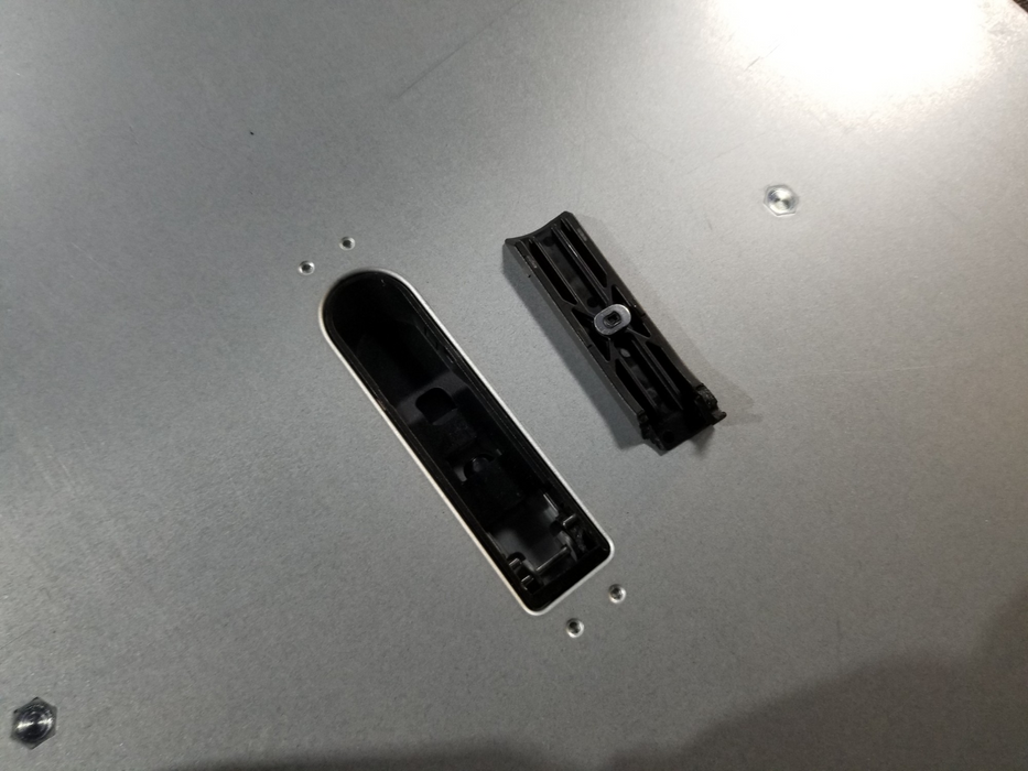 Lenovo ThinkServer RD550 2x Xeon E5-2630v3 RAID 510i/ Powers On - For Parts