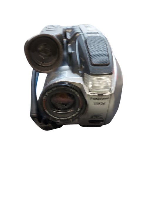 Panasonic PalmSight PV-L759D VHS-C Camcorder Bundle 26x Zoom Lens