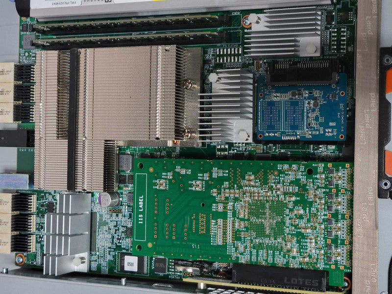 IBM Storwize V3700 00Y26,13 24 Bay Expansion Array w/ 2x 00RY382 Controller _