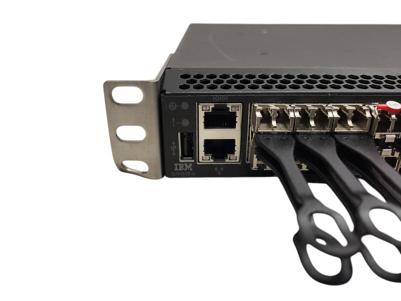 Brocade G620 IBM SAN64B-6 48x 32Gb SFP+ +4x QFlex FC Switch Q$