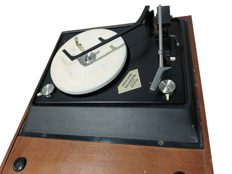 Zenith Record Player Solid State Phono Player Model: C556W =