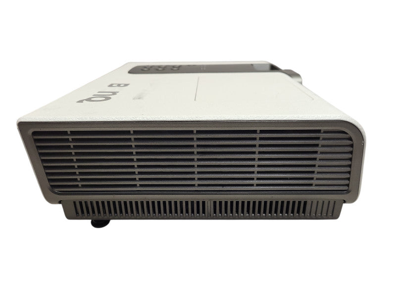 BenQ W1000 Digital Projector1080p Lamp hour: 10hrs No REMOTE $