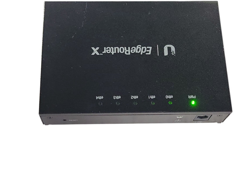 Ubiquiti Networks ER-X EdgeRouter X 5-Port Gigabit Wired Router Q_