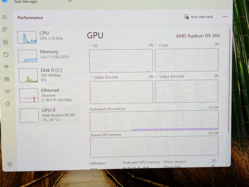 HP Pavilion Desktop PC AMD Ryzen 5 2400G 12GB RAM 256GB SSD Radeon R9 360 -