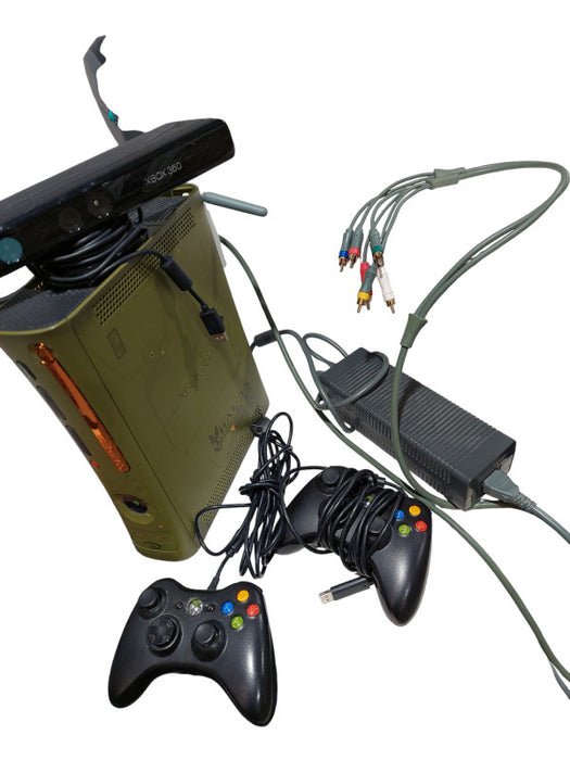 Microsoft Xbox 360 HALO 3 Edition , 2 Black Controllers , Kinect Camera =