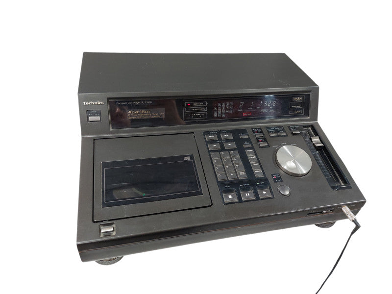 Technics Compact Disc Player Model: SL-P1300 Class AA  =