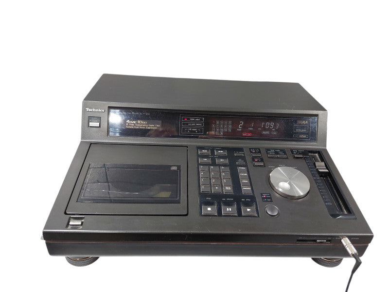 Technics Compact Disc Player Model: SL-P1300 Class AA  =