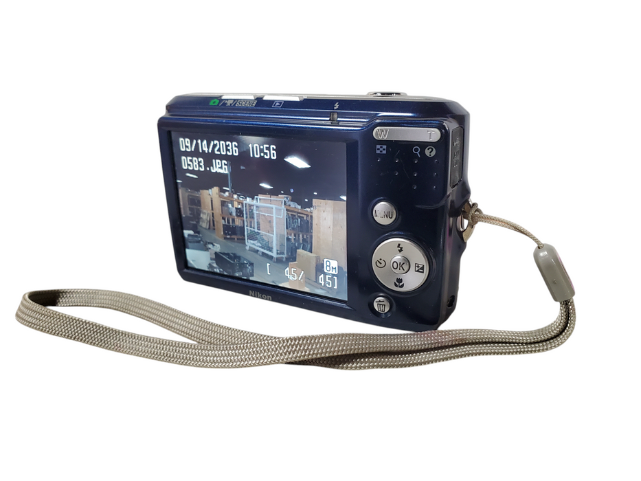 Nikon COOLPIX L18 8.0MP Digital Camera - Blue