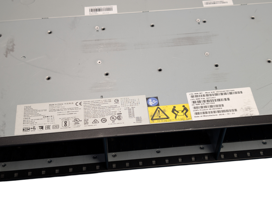 IBM Storage Array Model 00Y2457 24x 2.5" SAS Slot Expansion  -