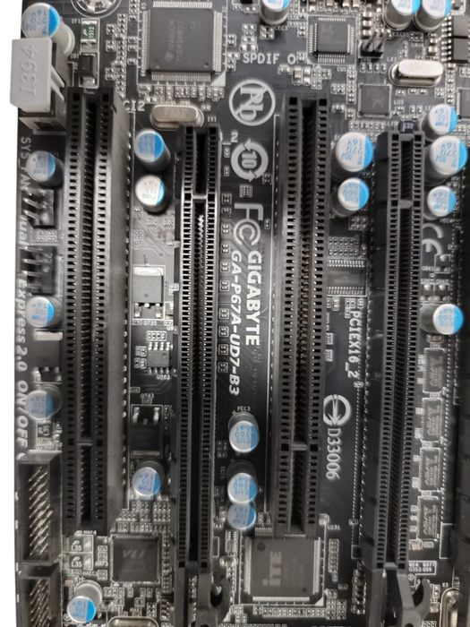 GIGABYTE GA-P67A-UD7-B3 | Core i7-2600 @ 3.5GHz| 8GB RAM|Cooler master fan
