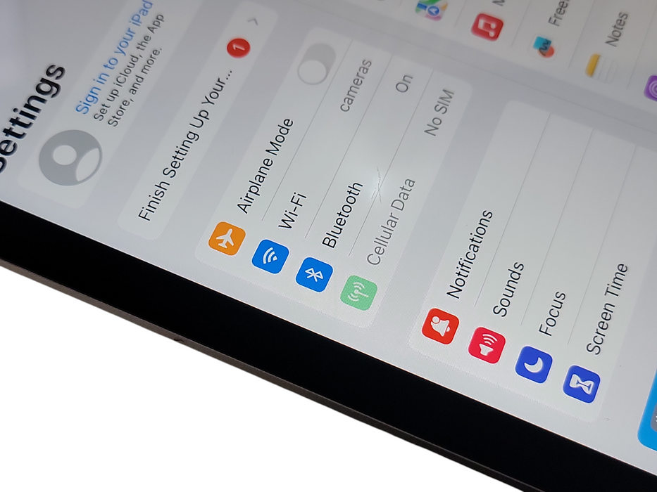 Apple iPad 5th Gen - 128GB - Space Gray [A1823] (