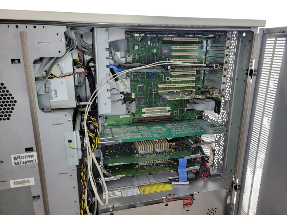 IBM RS/6000 604e 166Mhz Type 7025-F50 - Server F50 (READ) %