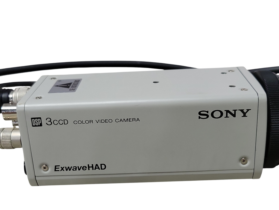 Sony DXC-390 3CCD Color Video camera w/ Fujinon-TV-Z Lens, READ _