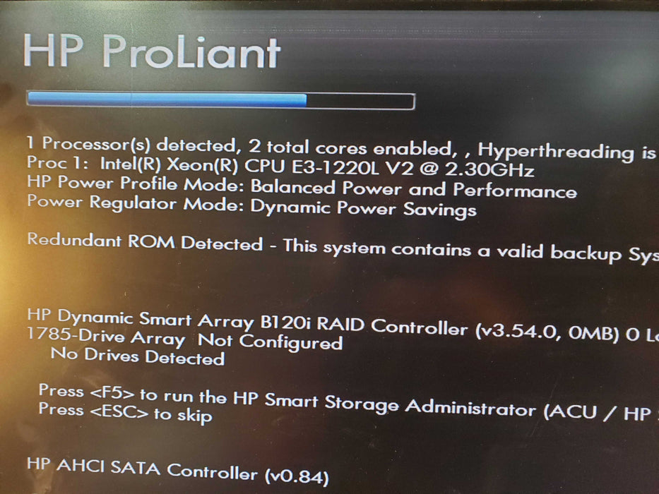 HPE ProLiant MicroServer Gen8 Xeon E3-1220L V2 @2.30GHz 8GB DDR3