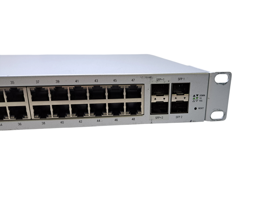 Ubiquiti UniFi US-48 | 48‑Port Gigabit, 2x 10G SFP+, 2x SFP Managed Switch  )