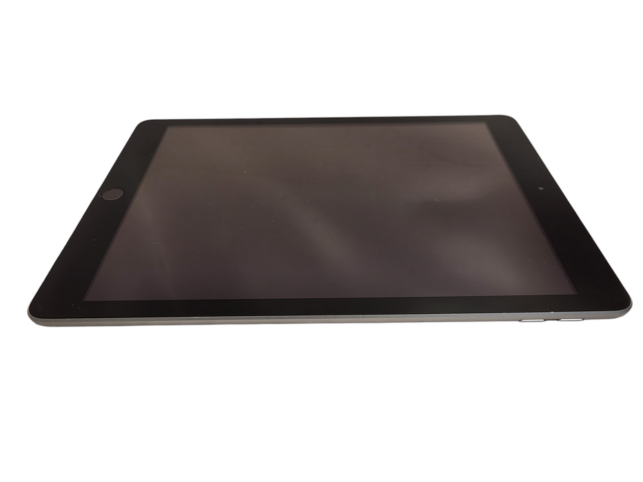 Apple iPad 5th Gen - 32GB - Space Gray [A1822] Q$