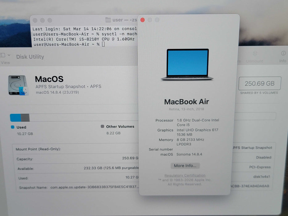 Apple Macbook Air 2018 2-Core i5-8210Y @ 1.6GHz 8GB DDR3 250GB SSD (