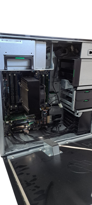 HP Z640 Workstation Xeon CPU|e5-1630 V4|8GB DDR4|NVS 310| No HDD Q