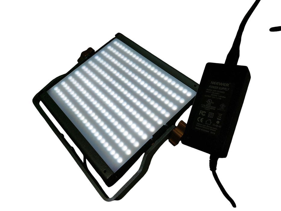NeeWer LED Video Light 3200-5600 K Model: NL480 28Watt  =