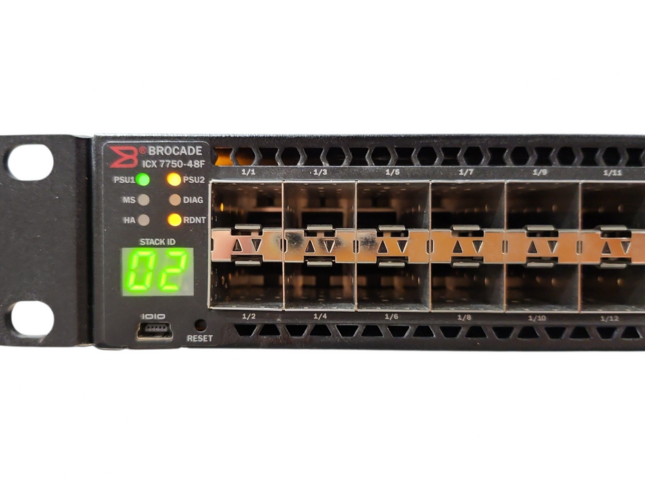 Brocade Ruckus ICX7750-48F 48 10GbE SFP+ ports, 6 10/40GbE QSFP+ 2x PSU