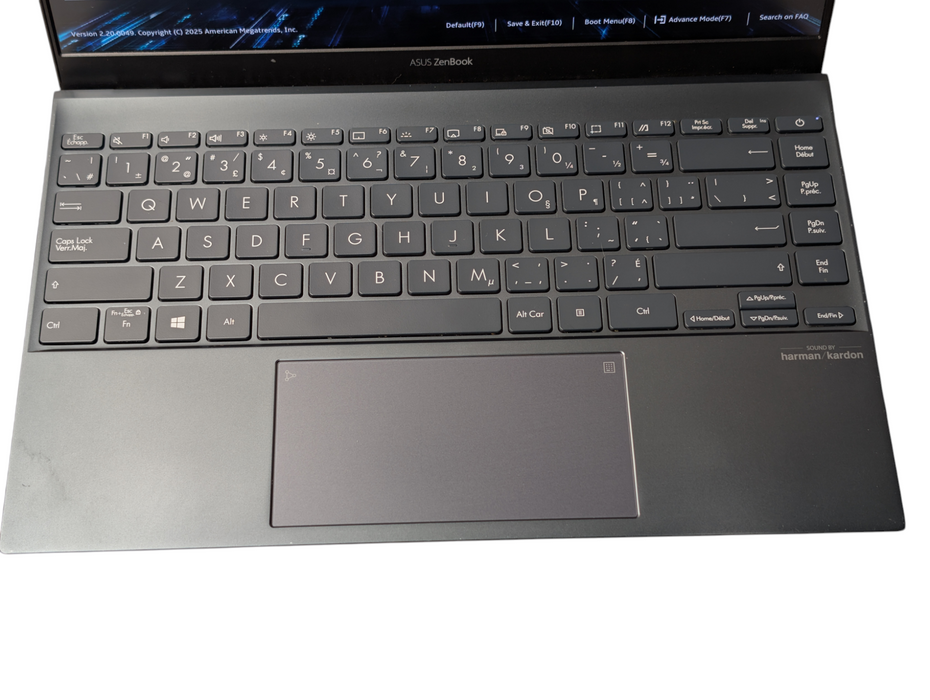 ASUS ZenBook UX425EA Intel Core i5-1135G7 8GB RAM 256GB NVMe  Q- Lap200