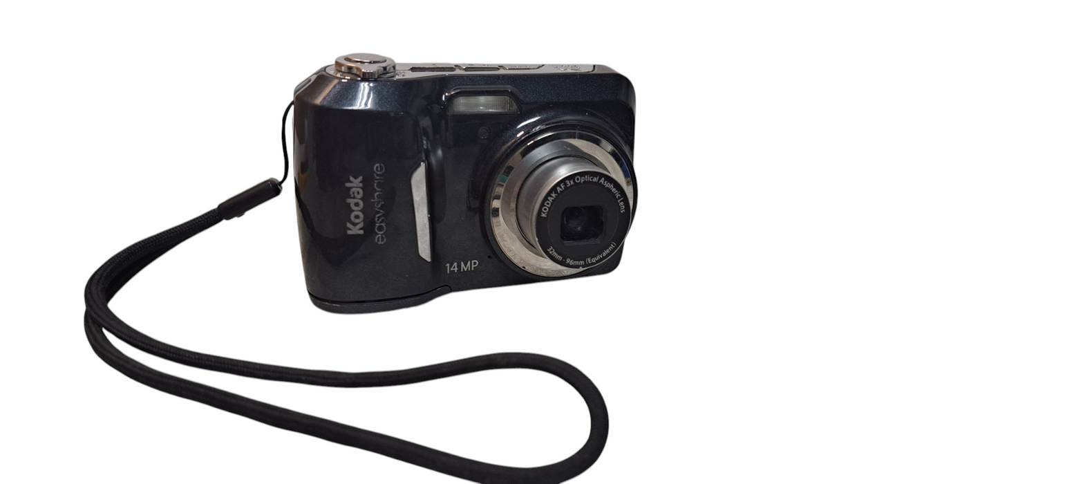 Kodak EasyShare Digital Camera C1530 14MP W/Bag Q