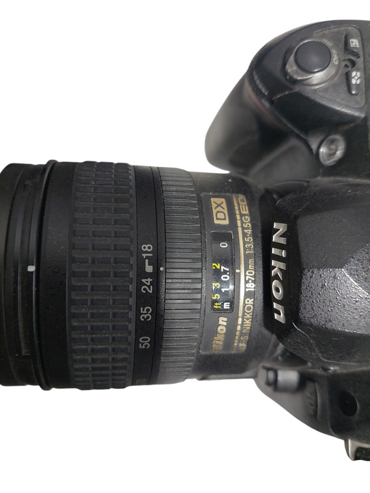 Nikon DigitalCamera Package SB-15 , D70s , HB-34,HB-32, DX SWM ED 55-200mm  =