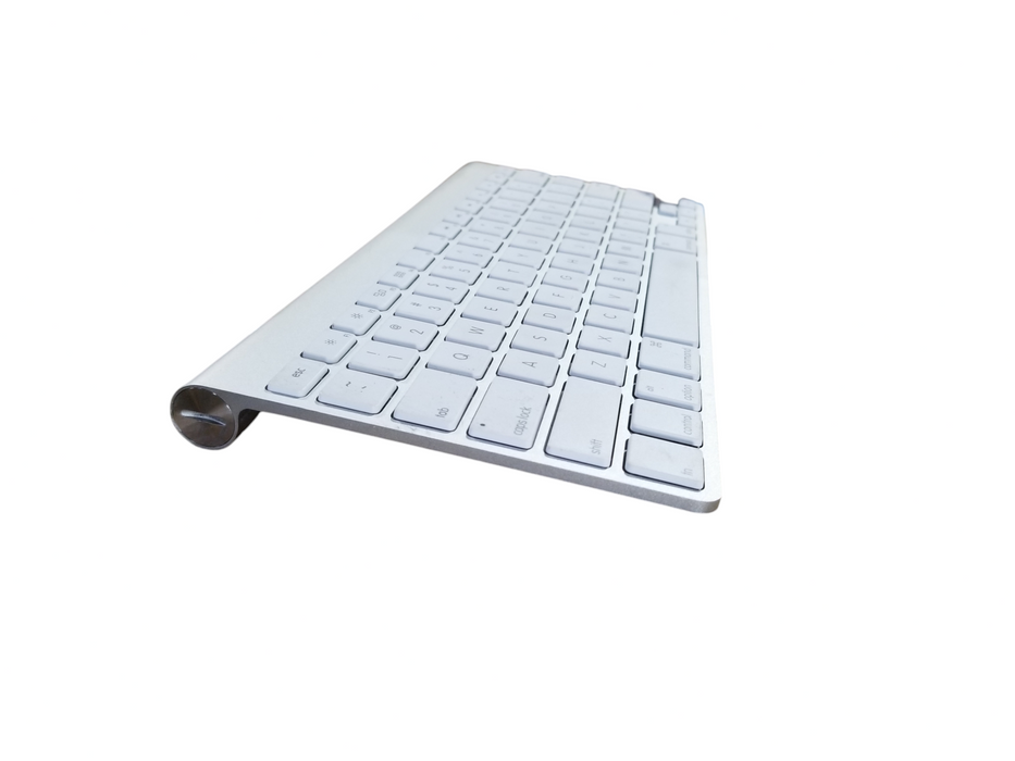 Apple A1314 Wireless Keyboard with Bluetooth  Q